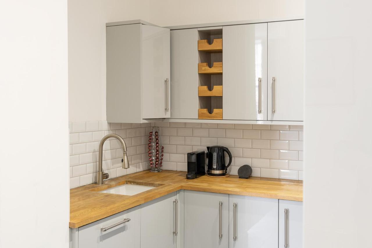 Georgian 2 Bed Apartment With 3 Bathrooms And Parking 외부 사진