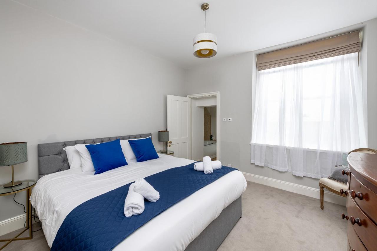 Georgian 2 Bed Apartment With 3 Bathrooms And Parking 외부 사진