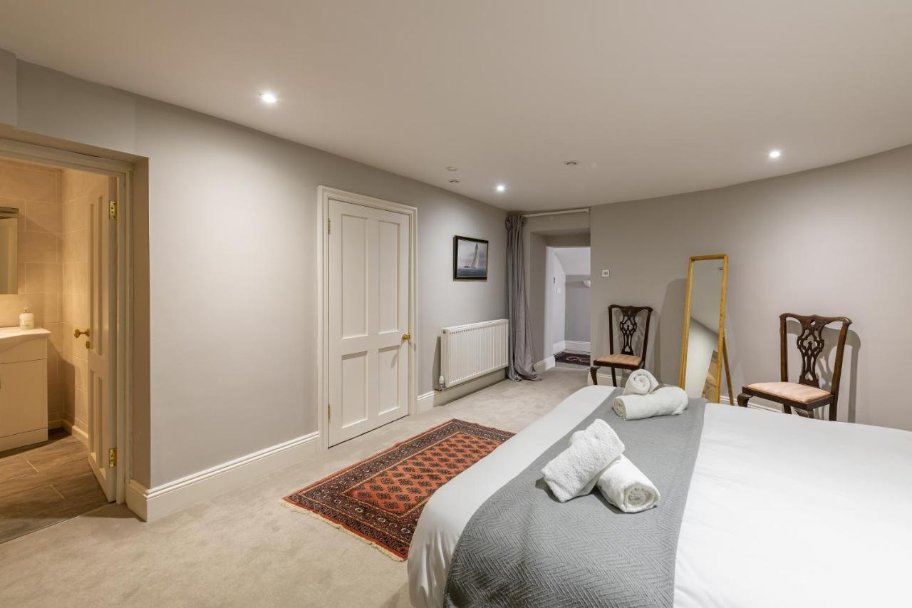 Georgian 2 Bed Apartment With 3 Bathrooms And Parking 외부 사진